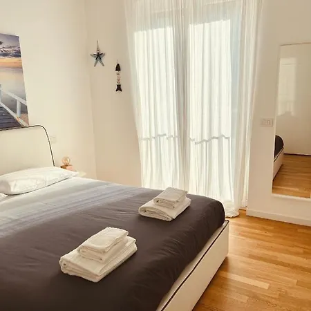 Dimora Punta Azzurra * פולינאנו א מארה